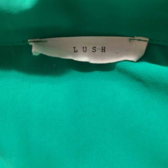 Lush Green Cut out Back High Low Blouse size Medium - Picture 4 of 8